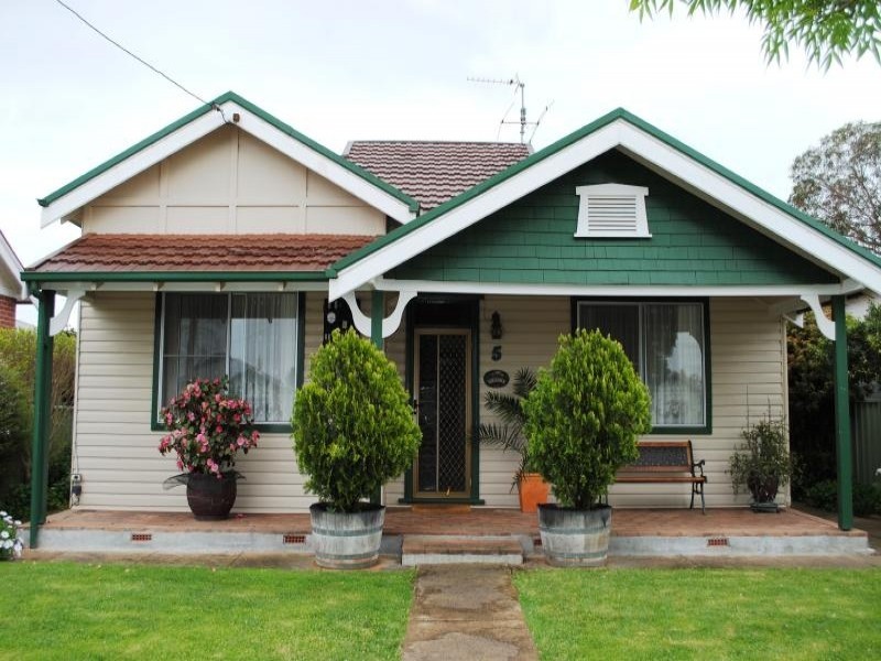 5 Ursula Street, Cootamundra NSW 2590