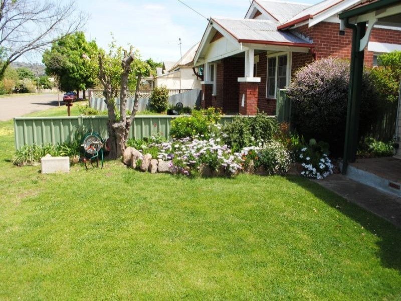 5 Ursula Street, Cootamundra NSW 2590