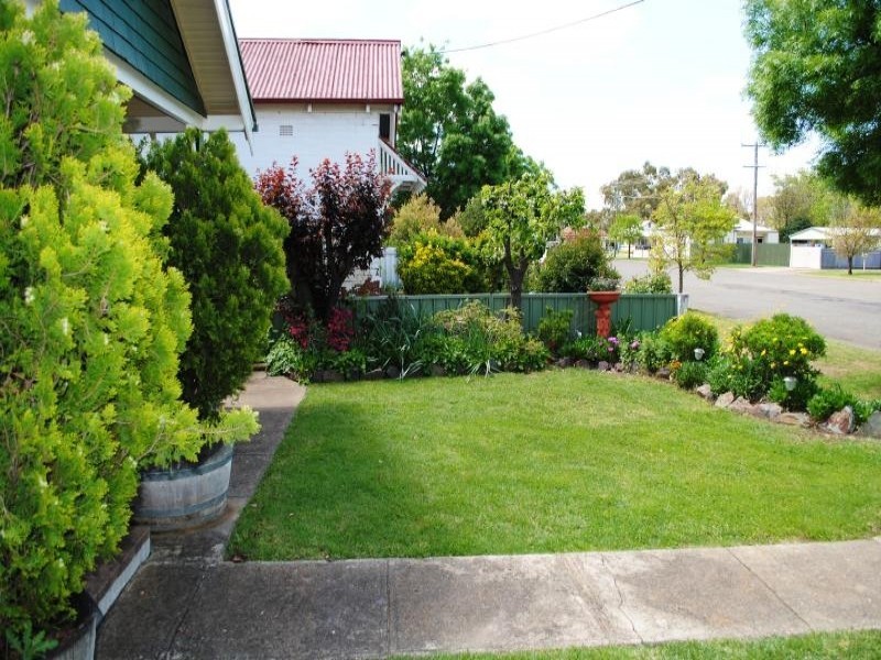 5 Ursula Street, Cootamundra NSW 2590