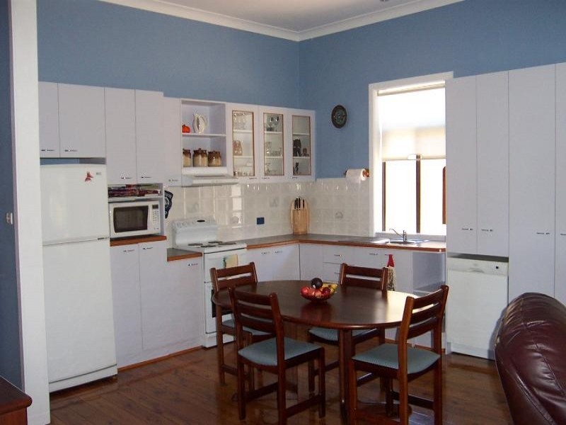 9 Queen Street, Cootamundra NSW 2590