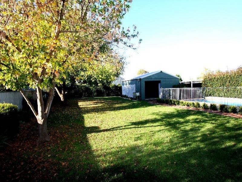 9 Queen Street, Cootamundra NSW 2590