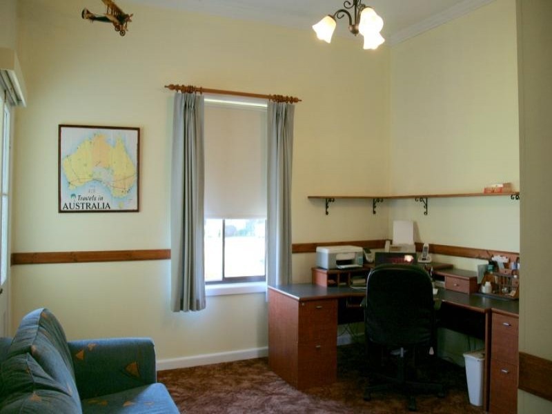 9 Queen Street, Cootamundra NSW 2590