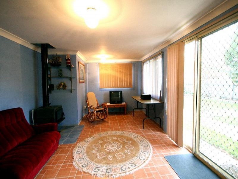 27 Thompson Street, Cootamundra NSW 2590