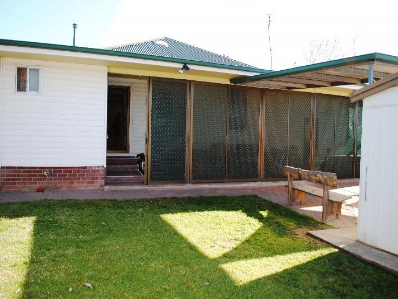186 Sutton Street, Cootamundra NSW 2590