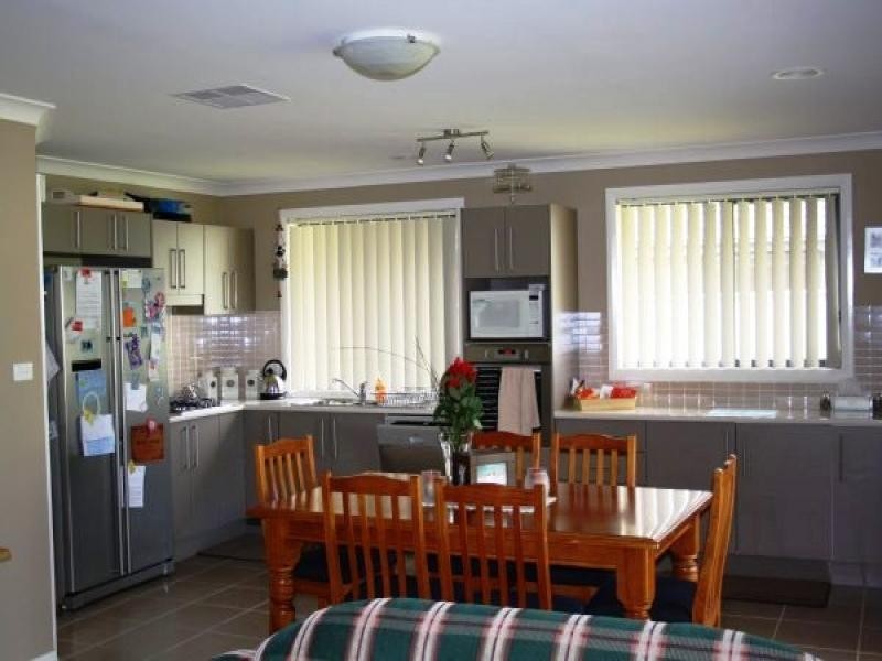 9 Mayoh Place, Young NSW 2594