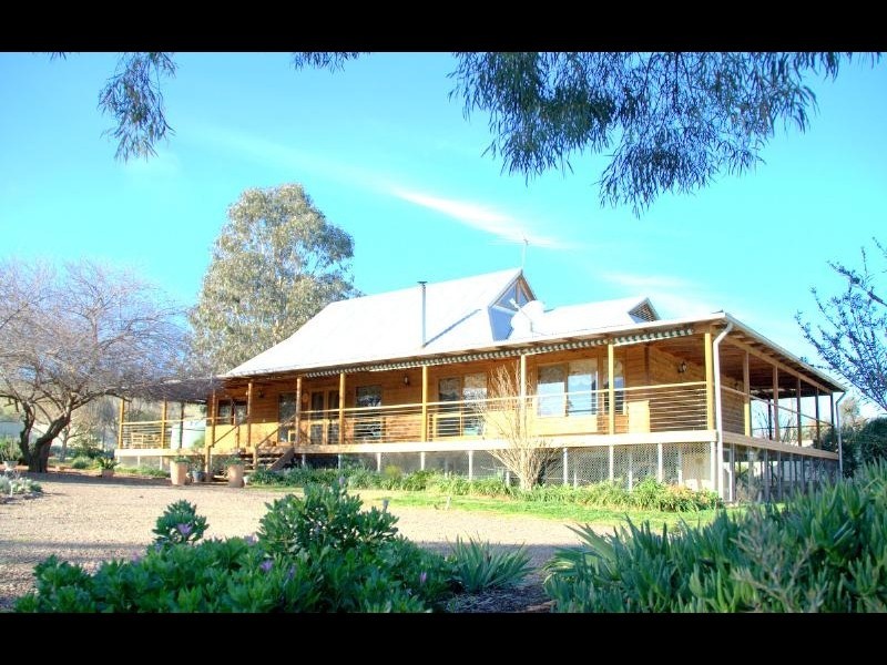 1 Bridge Street, Muttama NSW 2722