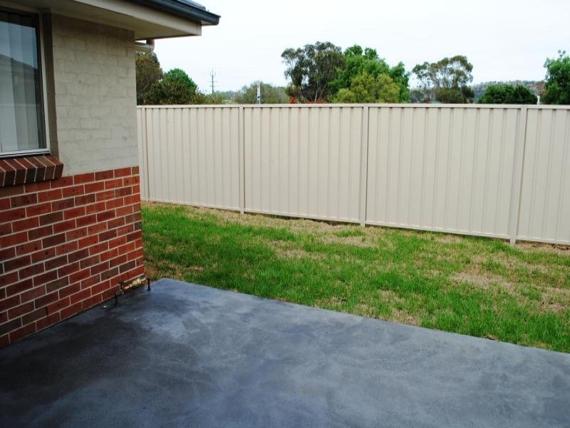 1/105 Thompson Street, Cootamundra NSW 2590