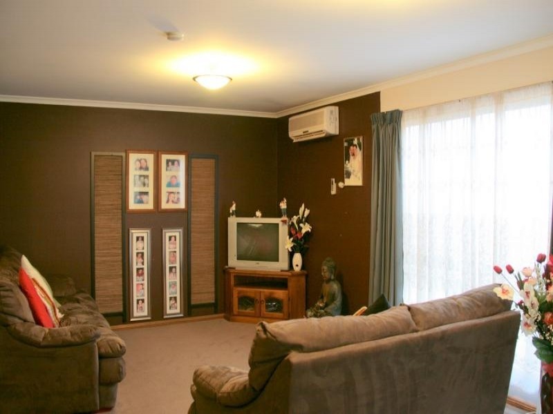 42 Sutton Street, Cootamundra NSW 2590