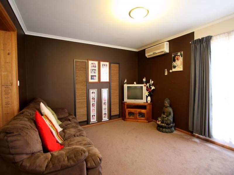 42 Sutton Street, Cootamundra NSW 2590