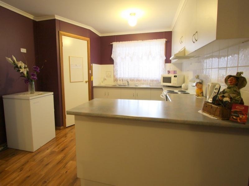 42 Sutton Street, Cootamundra NSW 2590