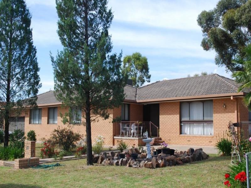 60 Cowcumbla Steet, Cootamundra NSW 2590