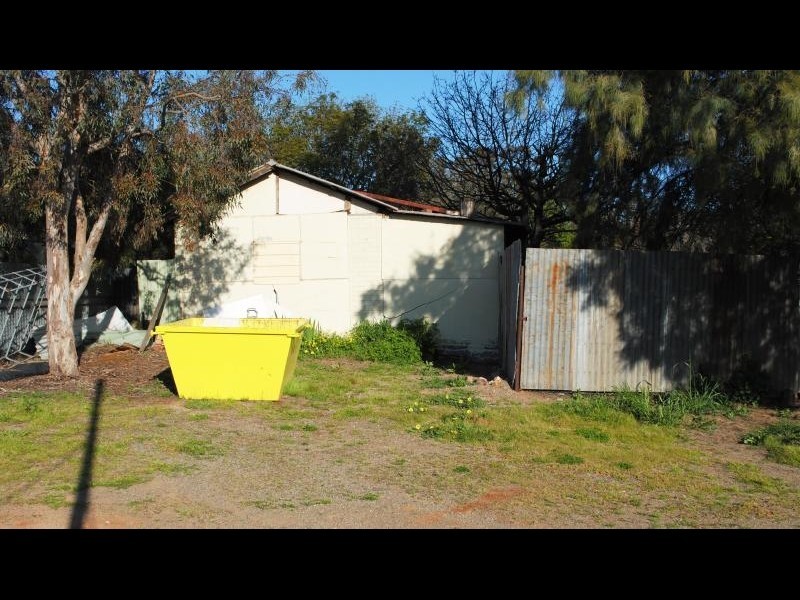 6 Bradman Street, Cootamundra NSW 2590
