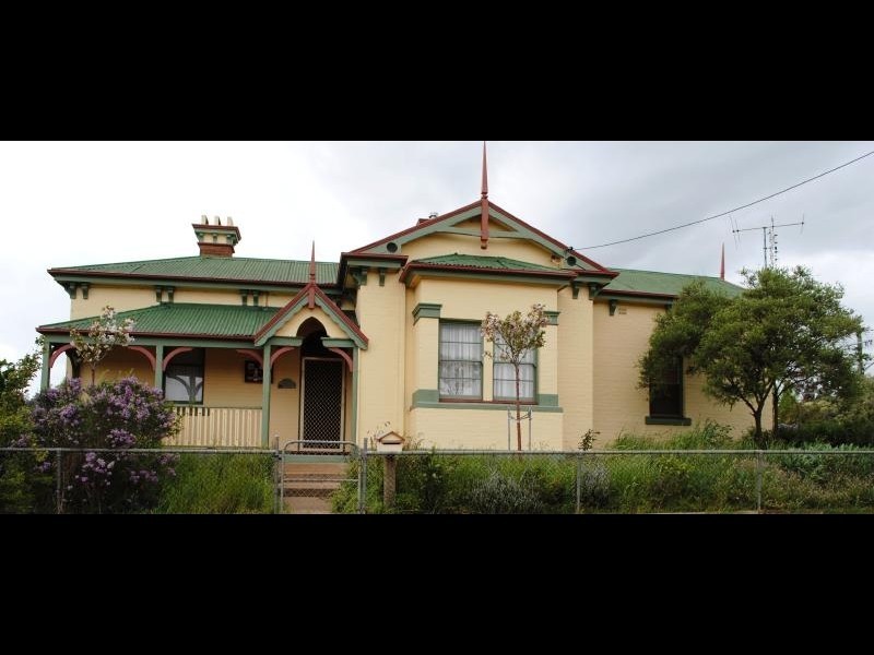 1 Cnr Ward & Albury Sts, Murrumburrah NSW 2587