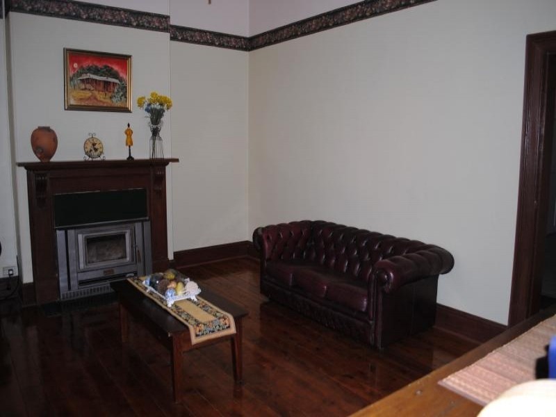 1 Cnr Ward & Albury Sts, Murrumburrah NSW 2587