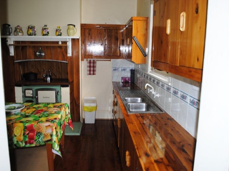 1 Cnr Ward & Albury Sts, Murrumburrah NSW 2587