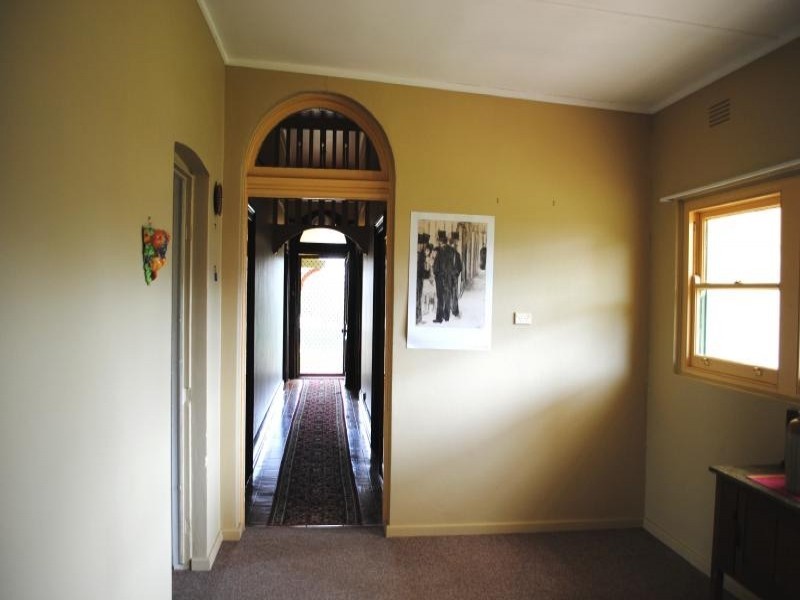 1 Cnr Ward & Albury Sts, Murrumburrah NSW 2587