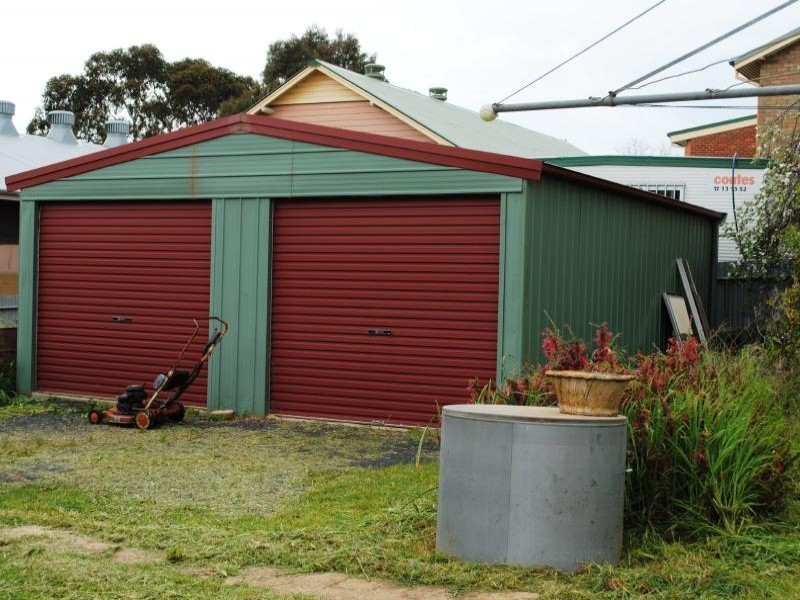1 Cnr Ward & Albury Sts, Murrumburrah NSW 2587