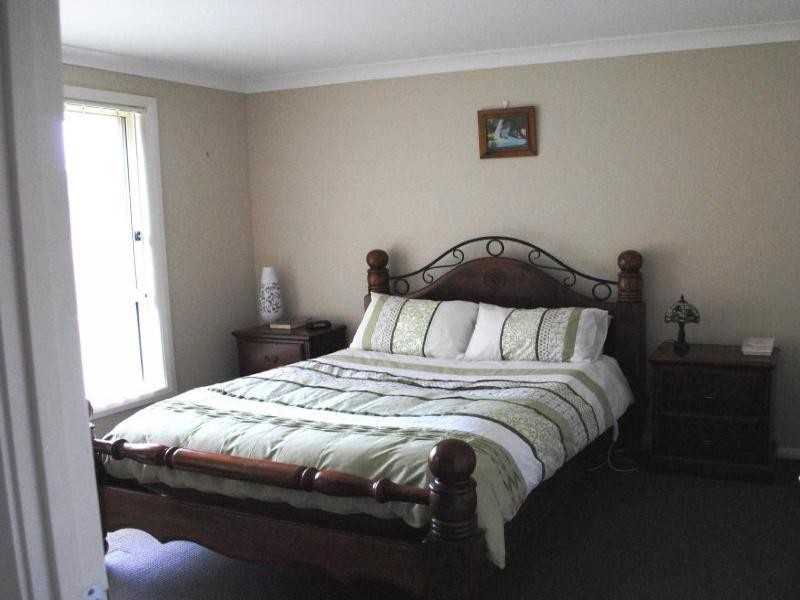 3 Hambrook Place, Young NSW 2594