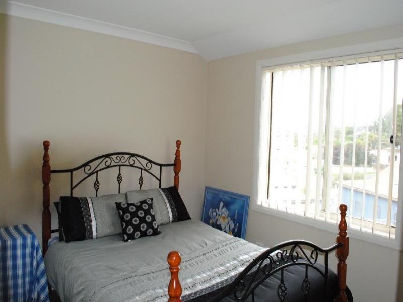 3 Hambrook Place, Young NSW 2594