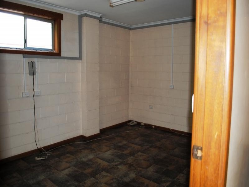 182 Sutton Street, Cootamundra NSW 2590