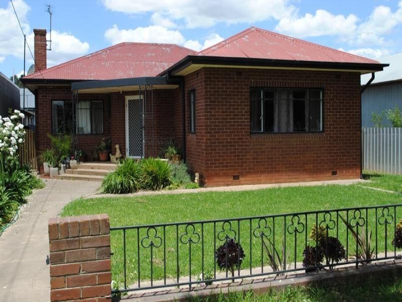 114 Sutton Street, Cootamundra NSW 2590