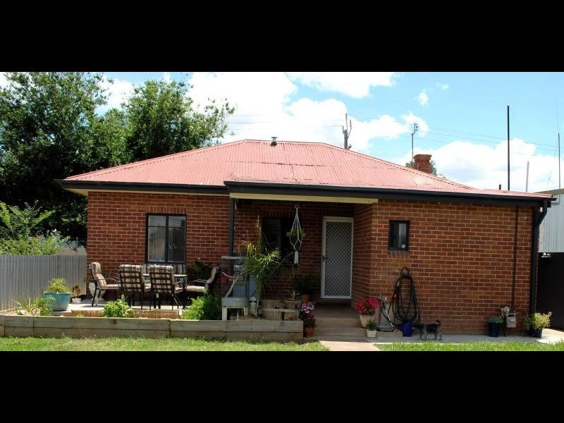 114 Sutton Street, Cootamundra NSW 2590