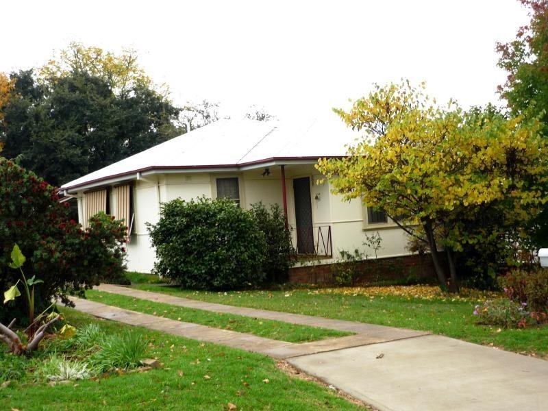 203 Thomson Street, Cootamundra NSW 2590