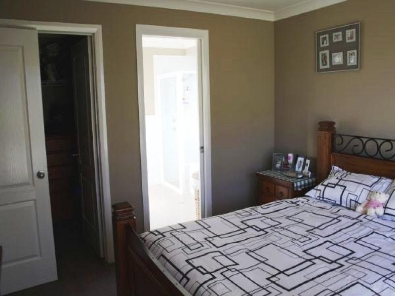 9 Mayoh Place, Young NSW 2594