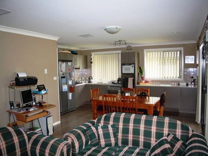 9 Mayoh Place, Young NSW 2594