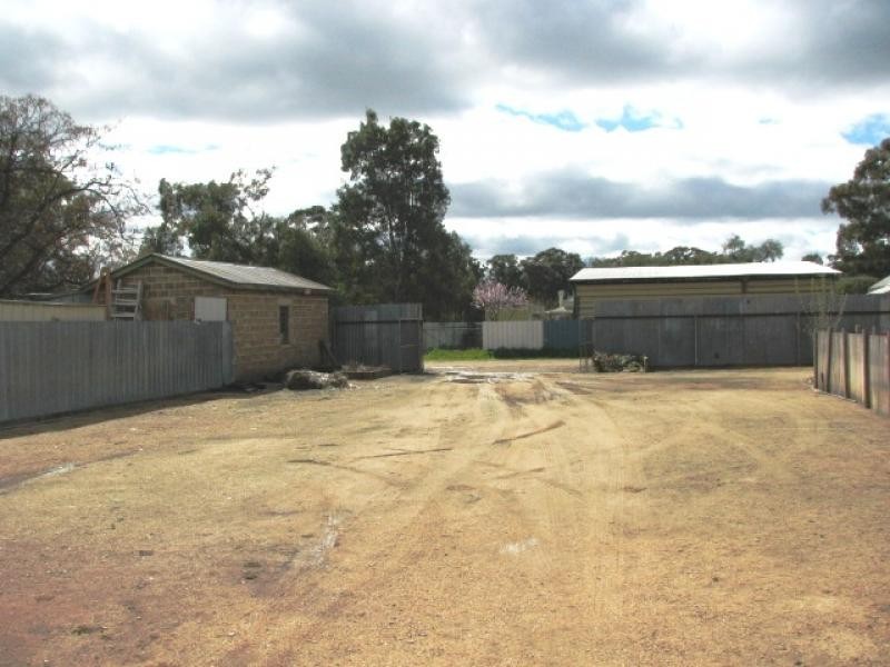 38 Hibernia Street, Stockinbingal NSW 2725