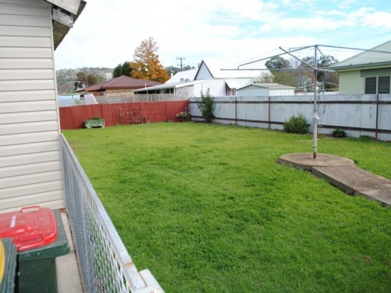 16 Cowcumbla Street, Cootamundra NSW 2590