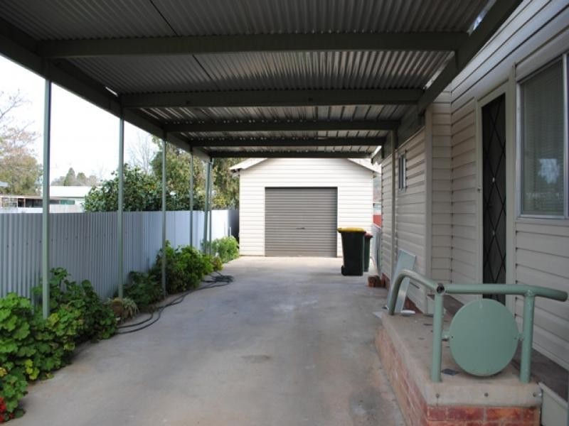 16 Cowcumbla Street, Cootamundra NSW 2590