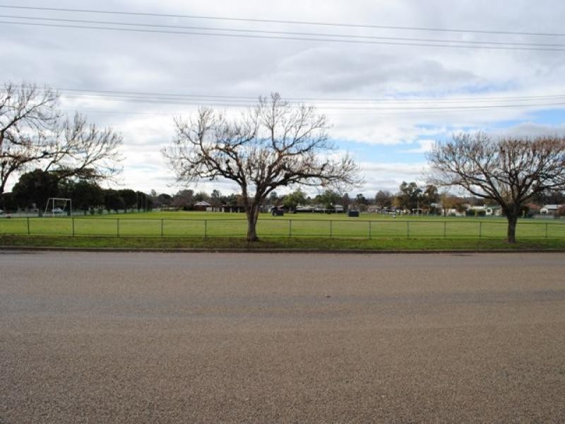 16 Cowcumbla Street, Cootamundra NSW 2590