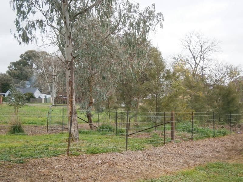 8 Watson Street, Wallendbeen NSW 2588