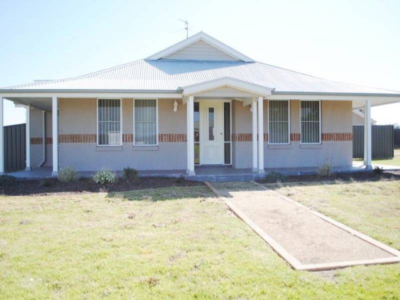 27 Mary Angove Crescent, Cootamundra NSW 2590