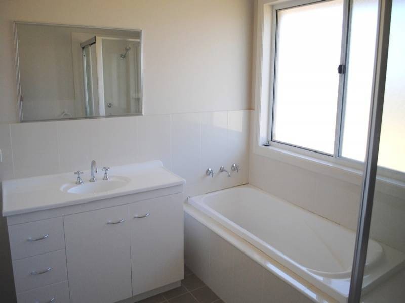 27 Mary Angove Crescent, Cootamundra NSW 2590