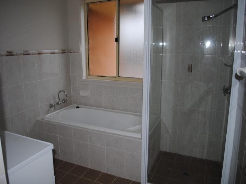 4/5 Bethany Place, Cootamundra NSW 2590