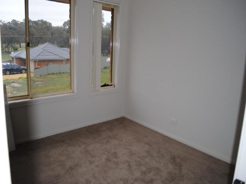 4/5 Bethany Place, Cootamundra NSW 2590