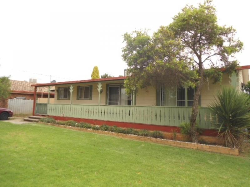140 Temora Street, Cootamundra NSW 2590