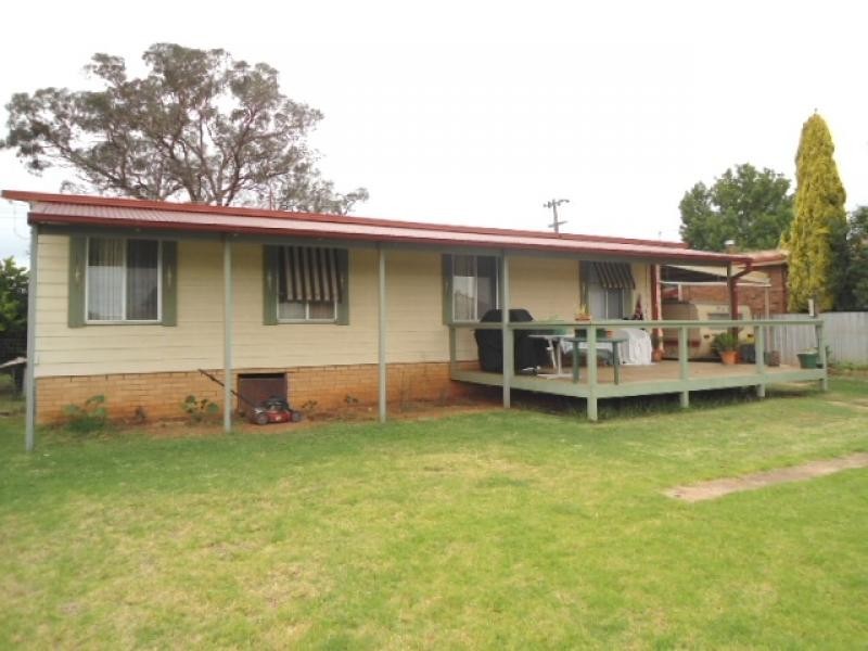 140 Temora Street, Cootamundra NSW 2590
