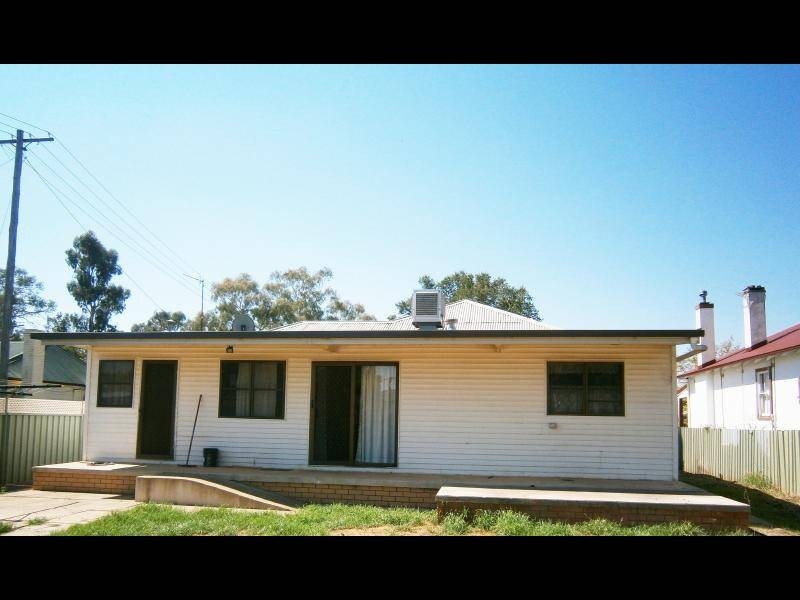 60 Mackay Street, Cootamundra NSW 2590