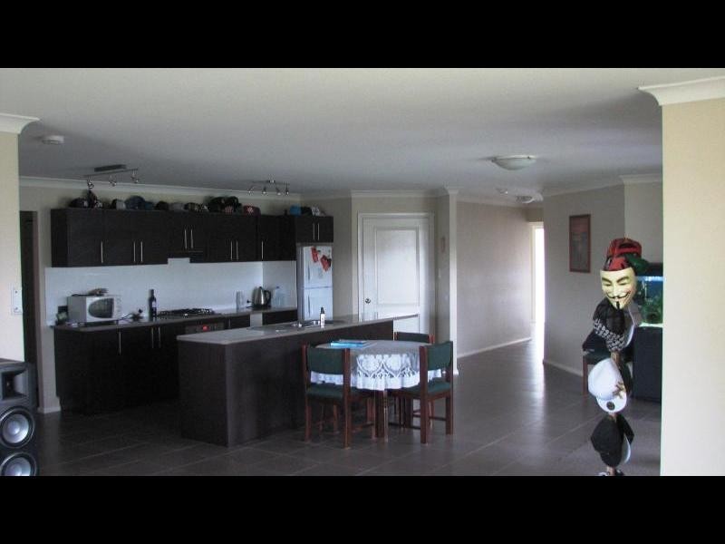 2 Garland Place, Young NSW 2594