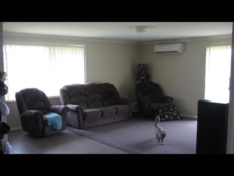 2 Garland Place, Young NSW 2594