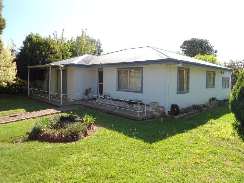 103 Berthong Street, Cootamundra NSW 2590