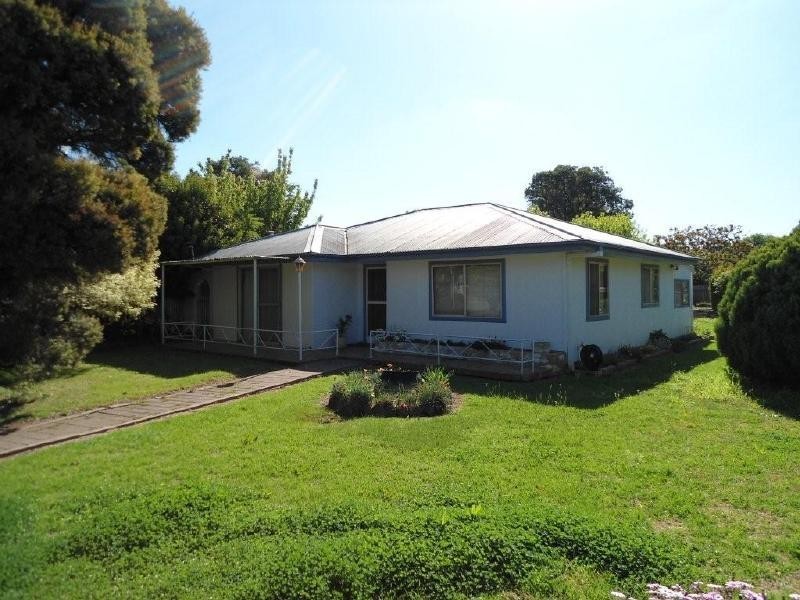 103 Berthong Street, Cootamundra NSW 2590