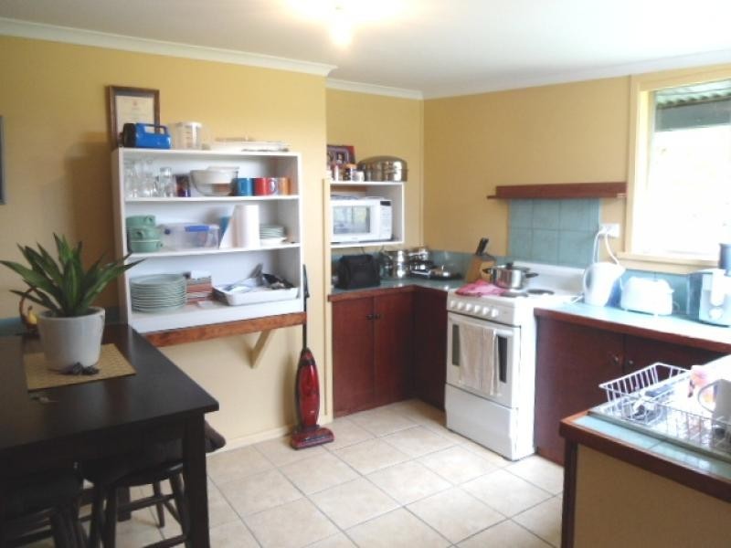 1 Victoria Street, Wallendbeen NSW 2588