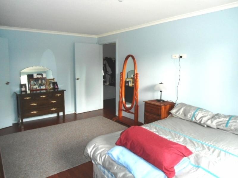 1 Victoria Street, Wallendbeen NSW 2588
