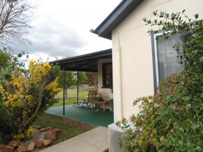 1 Victoria Street, Wallendbeen NSW 2588