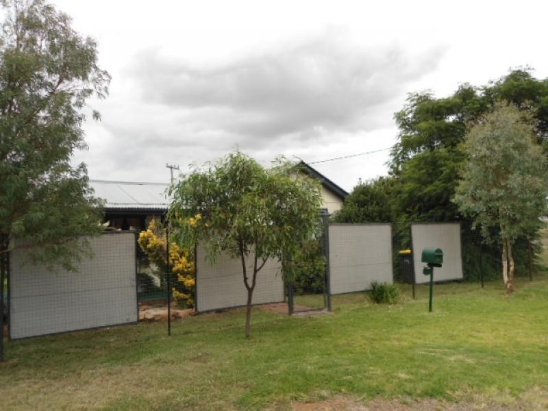 1 Victoria Street, Wallendbeen NSW 2588