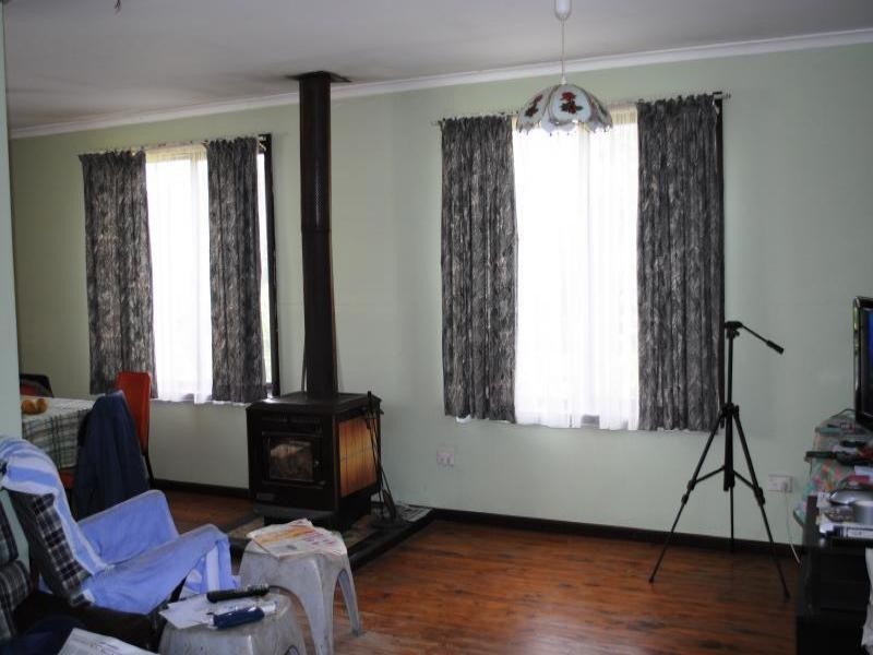 90 Hibernia Street, Stockinbingal NSW 2725